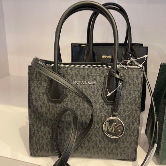 Michael Kors Mercer Medium Pebbled Leather Crossbody Bag - Picture 2 of 16